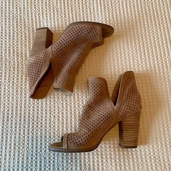 Lucky Brand Bootie Heels - Picture 4 of 7